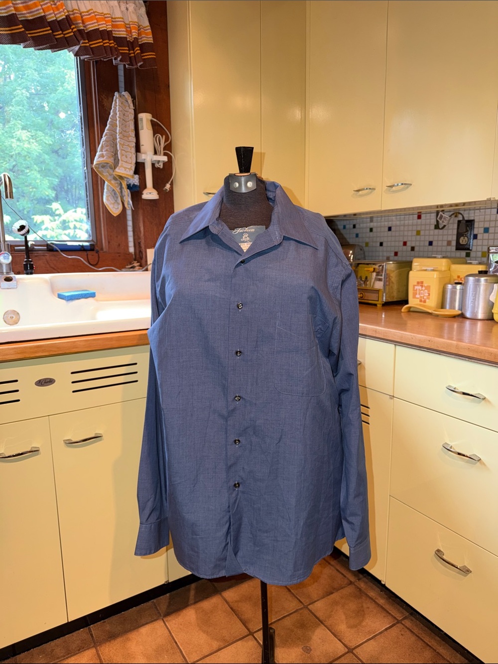 Men’s Arrow Dress Shirt Lightweight Button Up